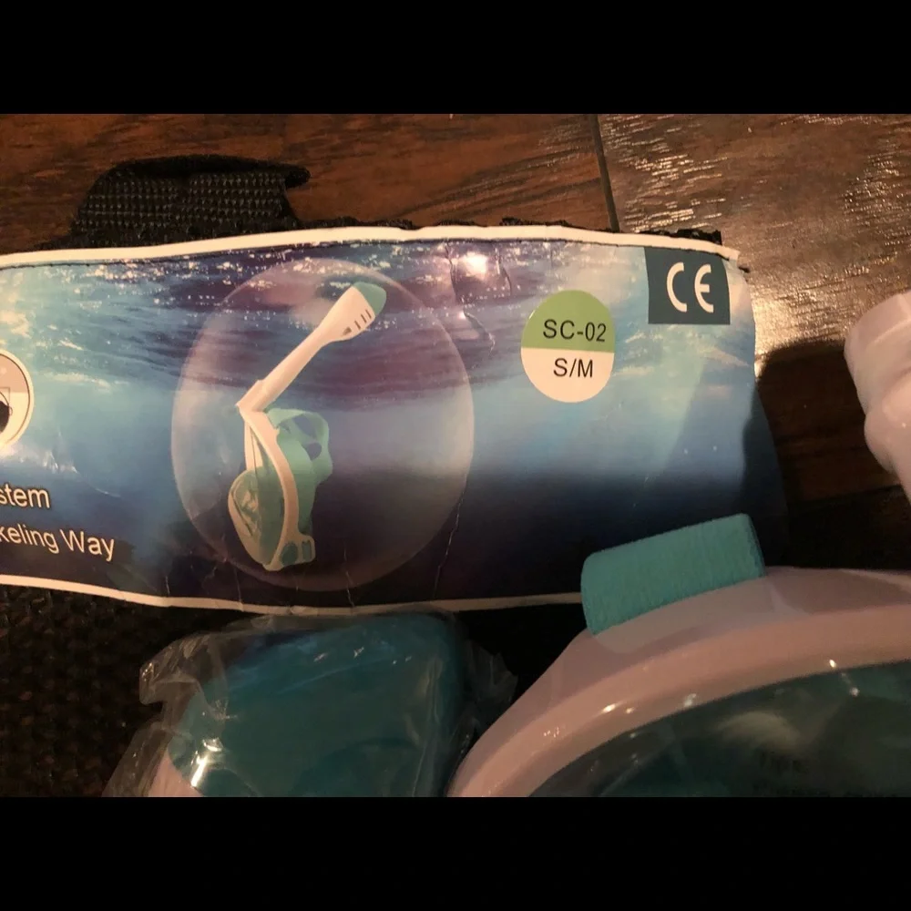 Snorkeling Face mask and Mesh Tote S/M - Picture 3 of 3
